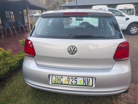2012-Volkswagen-Polo-Vivo-16-Trendline_5