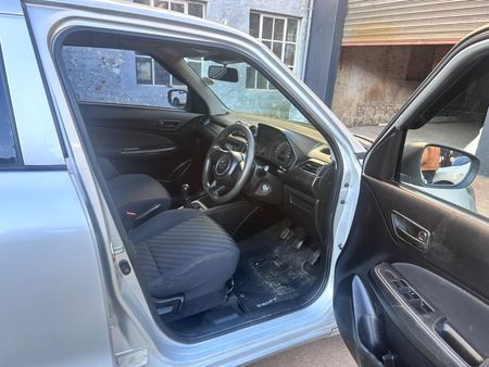 2019-Suzuki-Swift-12-GL_7