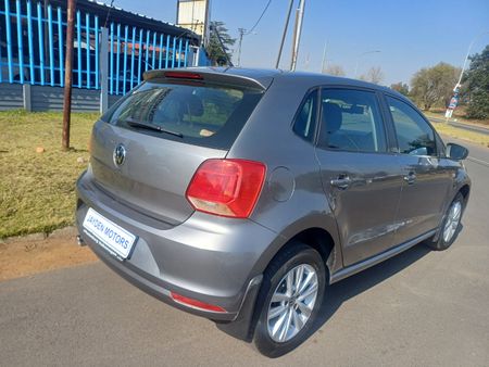 2023-Volkswagen-Polo-Vivo-16-AUTO_4