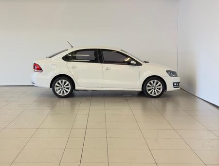 2017-Volkswagen-Polo-GP-16-Comfortline_9