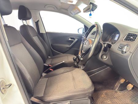 2017-Volkswagen-Polo-GP-16-Comfortline_11