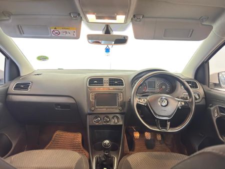 2017-Volkswagen-Polo-GP-16-Comfortline_14