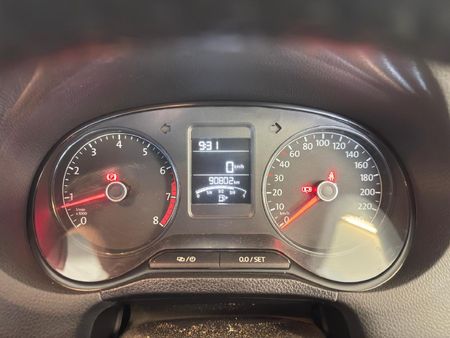 2017-Volkswagen-Polo-GP-16-Comfortline_16