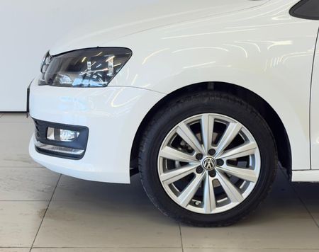 2017-Volkswagen-Polo-GP-16-Comfortline_4