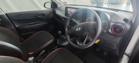 2025-Hyundai-Grand-i10-10-Motion_3