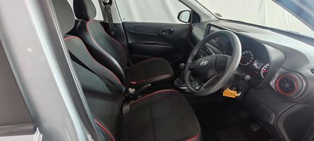 2025-Hyundai-Grand-i10-10-Motion_4