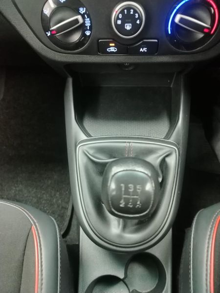 2023-Hyundai-Grand-i10-10-Motion_15