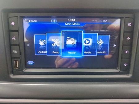 2023-Hyundai-Grand-i10-10-Motion_16
