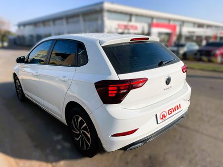 2024-Volkswagen-Polo-10-TSI_4