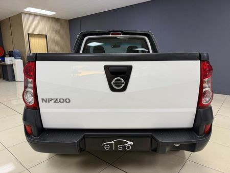 2023-Nissan-NP200-16-AC-Safety-Pack_5