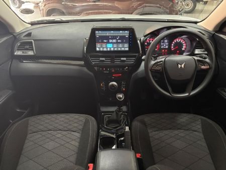 2026-Mahindra-XUV-3XO-12T-MX2_8