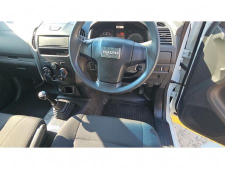 2026-Isuzu-D-Max-250C-Fleetside-Single-Cab_11