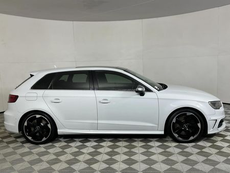 2014-Audi-S3-Sportback-quattro-Auto_15