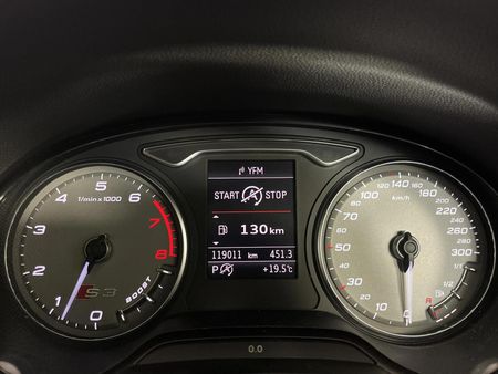 2014-Audi-S3-Sportback-quattro-Auto_2