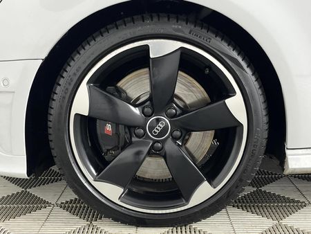 2014-Audi-S3-Sportback-quattro-Auto_4
