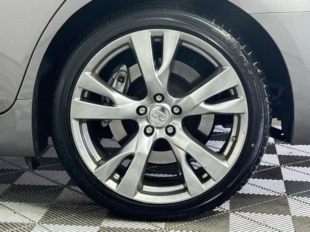 2017-Infiniti-Q70-30d-30D-S-Premium_6