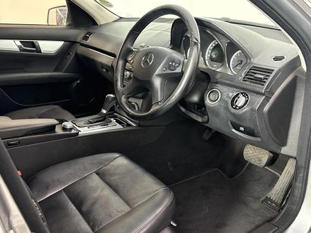 2010-Mercedes-Benz-C-Class-C-200K-Classic-Auto_9