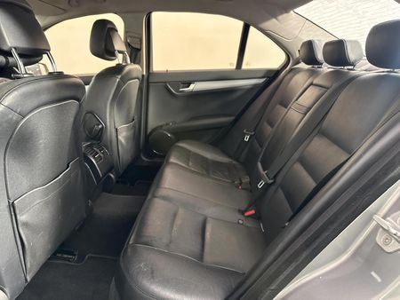 2010-Mercedes-Benz-C-Class-C-200K-Classic-Auto_3
