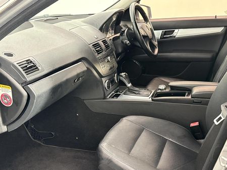 2010-Mercedes-Benz-C-Class-C-200K-Classic-Auto_8