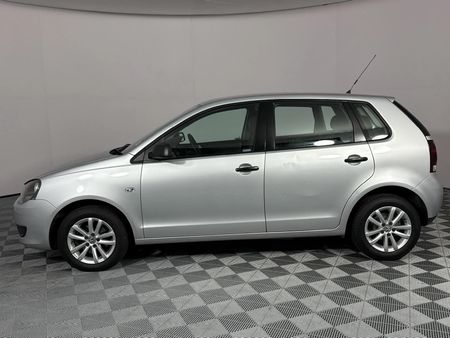 2011-Volkswagen-Polo-Vivo-14-Trendline-5-dr_18