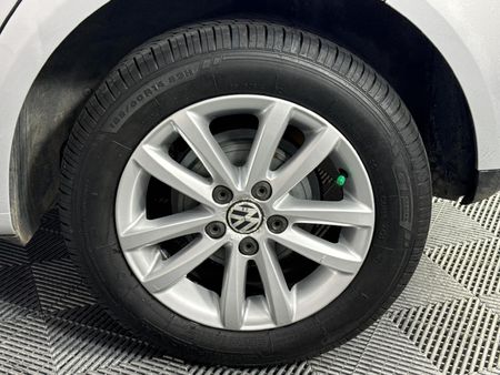 2011-Volkswagen-Polo-Vivo-14-Trendline-5-dr_6