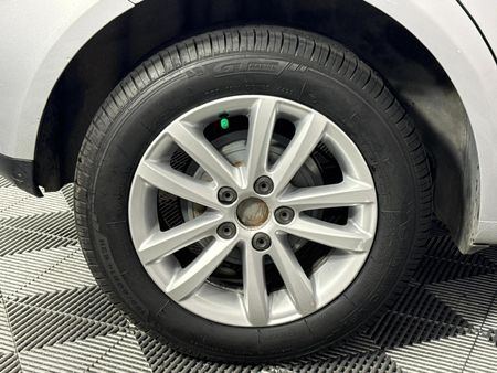 2011-Volkswagen-Polo-Vivo-14-Trendline-5-dr_7