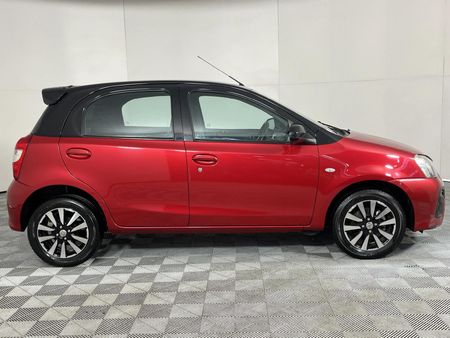 2020-Toyota-Etios-15-Sport-LTD-Edition-5-dr_16