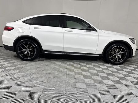 2022-Mercedes-Benz-GLC-Coupe-300d-4Matic_19
