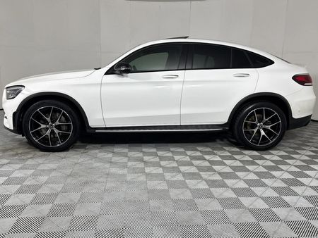 2022-Mercedes-Benz-GLC-Coupe-300d-4Matic_21