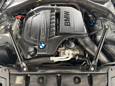 2011-BMW-5-Series-535i-Individual-Auto_15