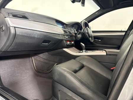2011-BMW-5-Series-535i-Individual-Auto_8