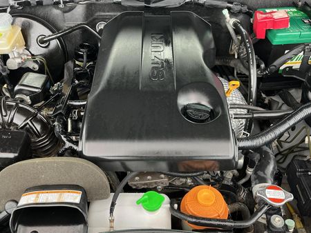 2016-Suzuki-Grand-Vitara-24-Dune_12