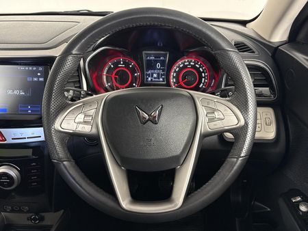 2023-Mahindra-XUV-300-15D-W8_11