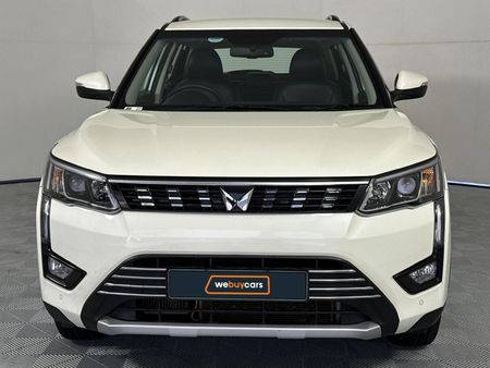 2023-Mahindra-XUV-300-15D-W8_15