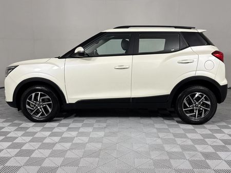 2023-Mahindra-XUV-300-15D-W8_19