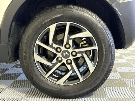 2023-Mahindra-XUV-300-15D-W8_5