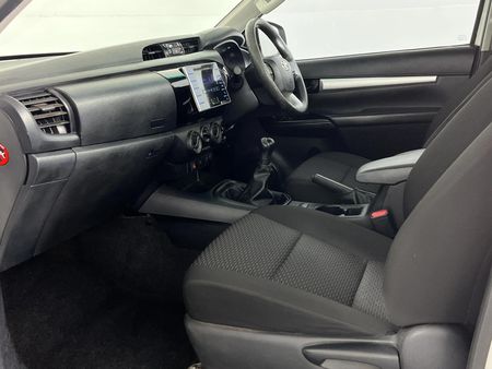 2018-Toyota-Hilux-24-GD-6-SRX-4x4-Single-Cab_6