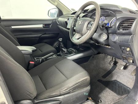 2018-Toyota-Hilux-24-GD-6-SRX-4x4-Single-Cab_7