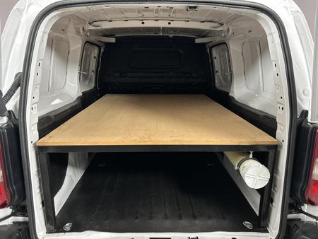 2025-Opel-Combo-Cargo-16TD-LWB-Panel-Van_9