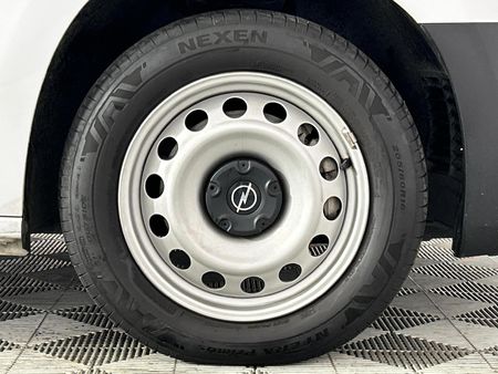 2025-Opel-Combo-Cargo-16TD-LWB-Panel-Van_3