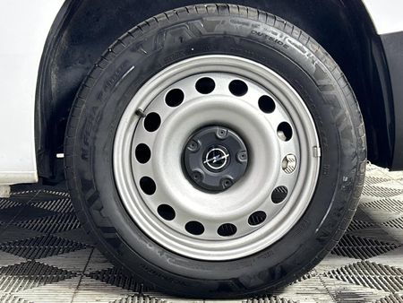 2025-Opel-Combo-Cargo-16TD-LWB-Panel-Van_4
