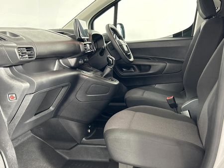 2025-Opel-Combo-Cargo-16TD-LWB-Panel-Van_6
