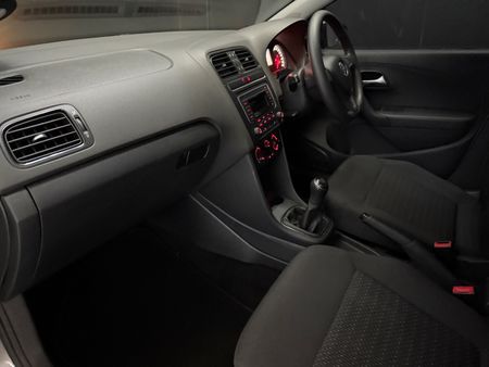2019-Volkswagen-Polo-Vivo-14-Trendline-5-dr_11