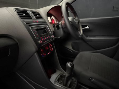 2019-Volkswagen-Polo-Vivo-14-Trendline-5-dr_17