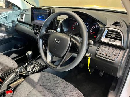 2025-Mahindra-XUV-3XO-12T-MX2_6