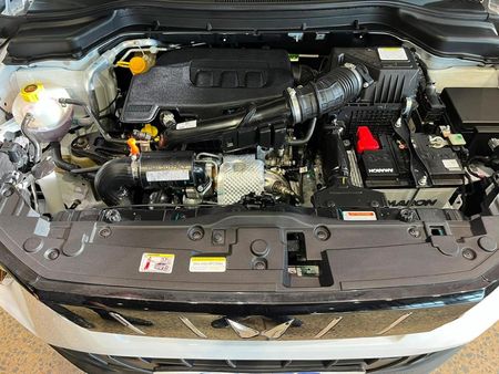 2025-Mahindra-XUV-3XO-12T-MX2_8