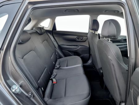 2023-Hyundai-i20-14-Motion-Auto_12