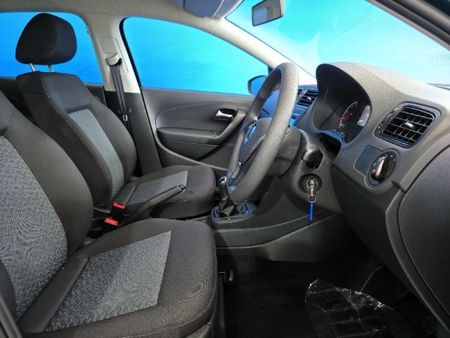2026-Volkswagen-Polo-Vivo-16-Life_10