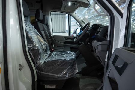 2026-Volkswagen-Crafter-35-20TDI-MWB-130kW-Panel-Van-Auto_0