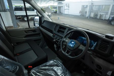 2026-Volkswagen-Crafter-35-20TDI-MWB-130kW-Panel-Van-Auto_2